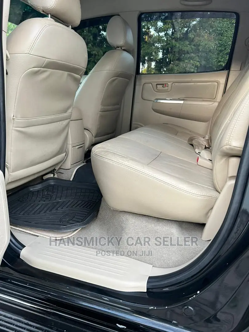 Toyota Hilux 2008 Black
