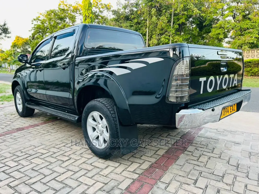 Toyota Hilux 2008 Black