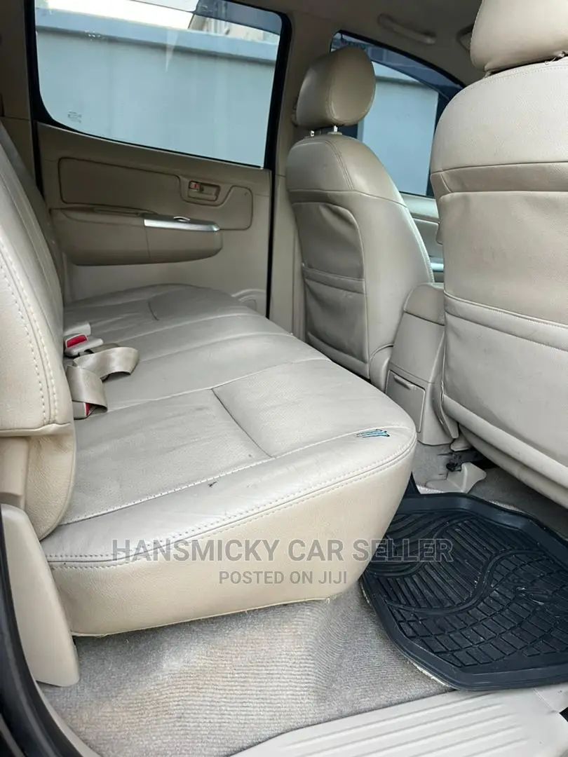 Toyota Hilux 2008 Black
