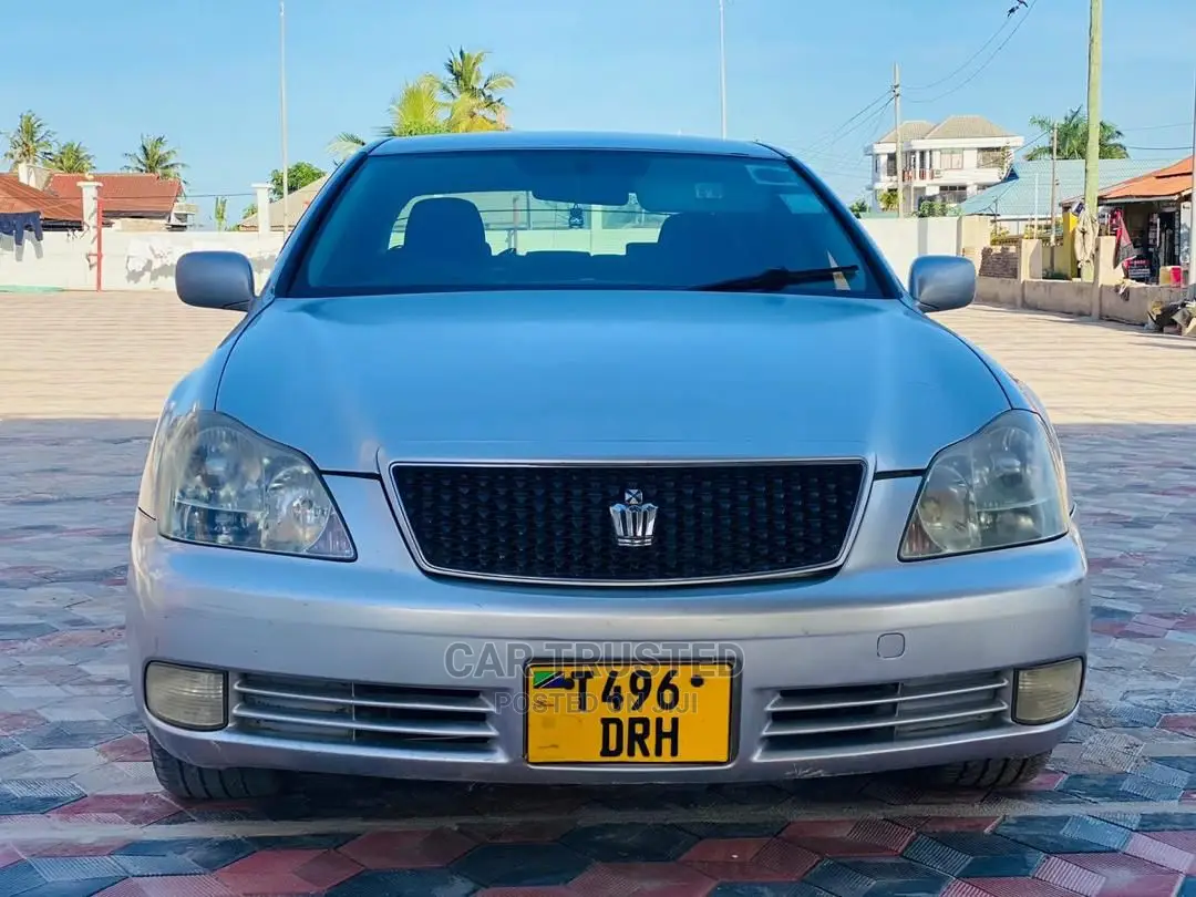 Toyota Crown Royale 2005 Silver