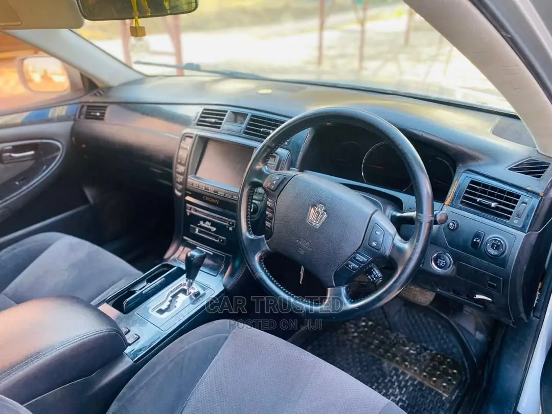 Toyota Crown Royale 2005 Silver