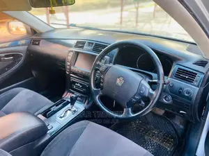 Toyota Crown Royale 2005 Silver
