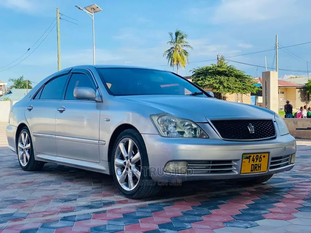 Toyota Crown Royale 2005 Silver