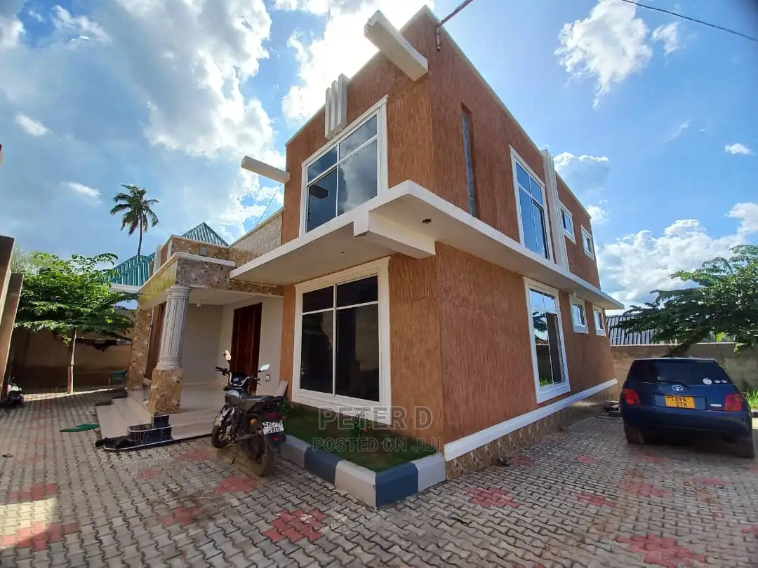 4bdrm House in Tabata for Sale