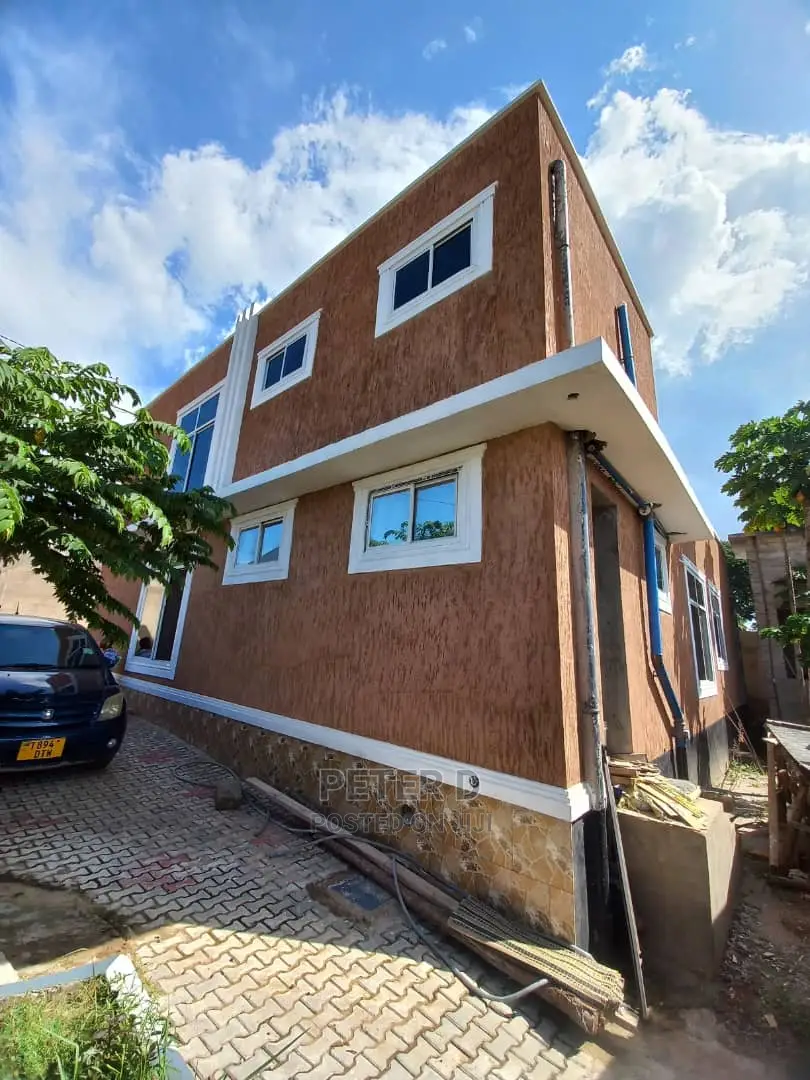 4bdrm House in Tabata for Sale