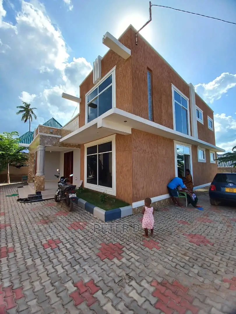 4bdrm House in Tabata for Sale