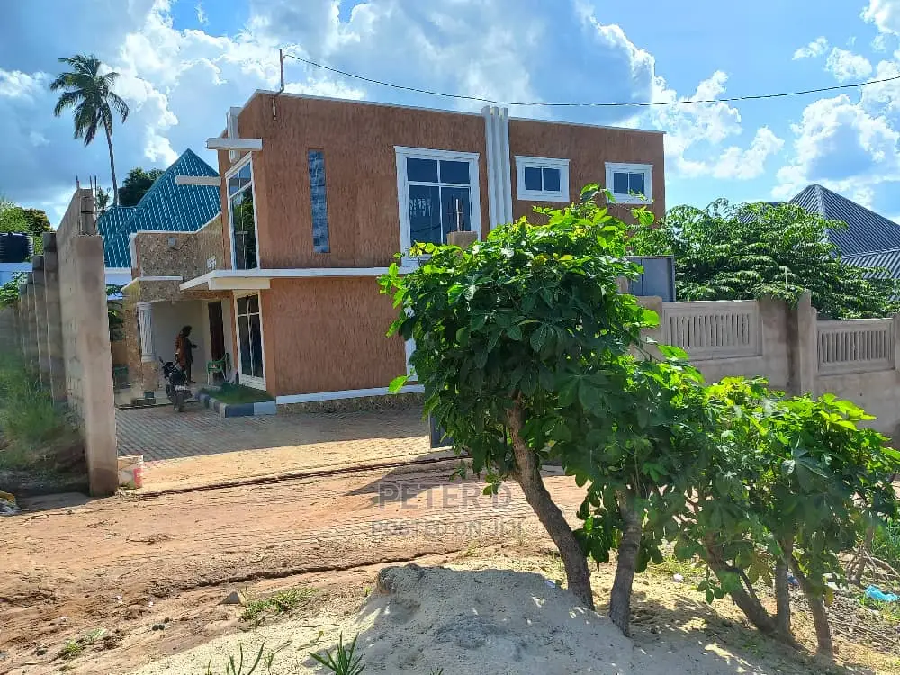 4bdrm House in Tabata for Sale