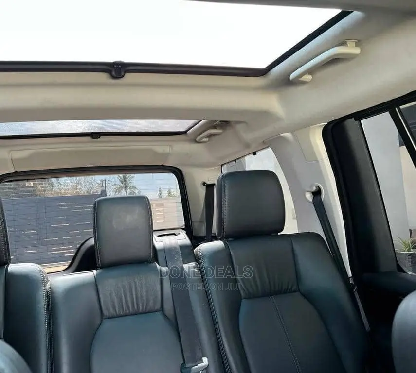 Land Rover Discovery 2015 Silver