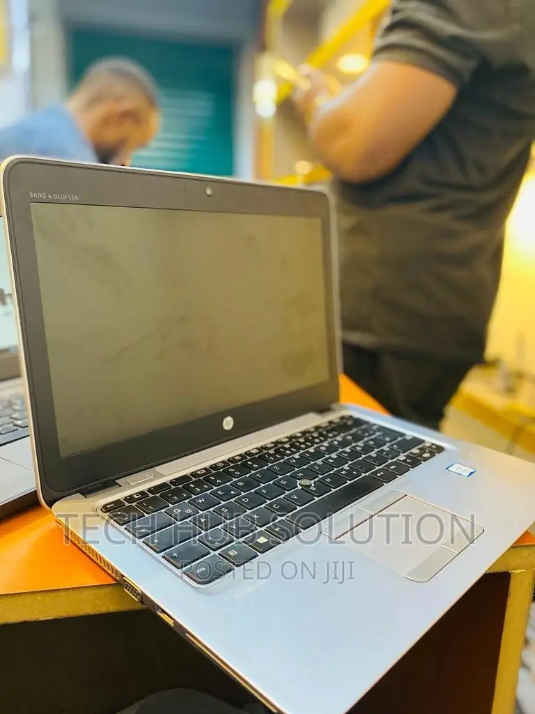 Laptop HP EliteBook 820 G3 8GB Intel Core I5 SSD 256GB