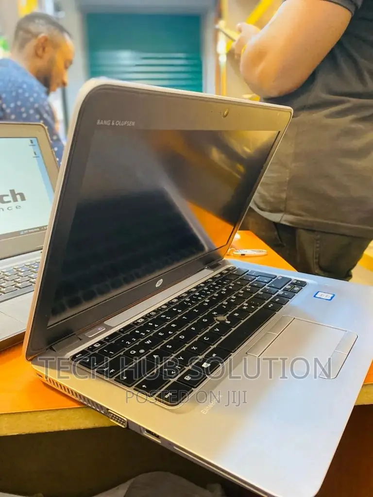 Laptop HP EliteBook 820 G3 8GB Intel Core I5 SSD 256GB