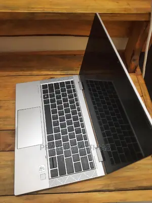 Laptop HP EliteBook 830 G7 8GB Intel Core I7 SSD 256GB