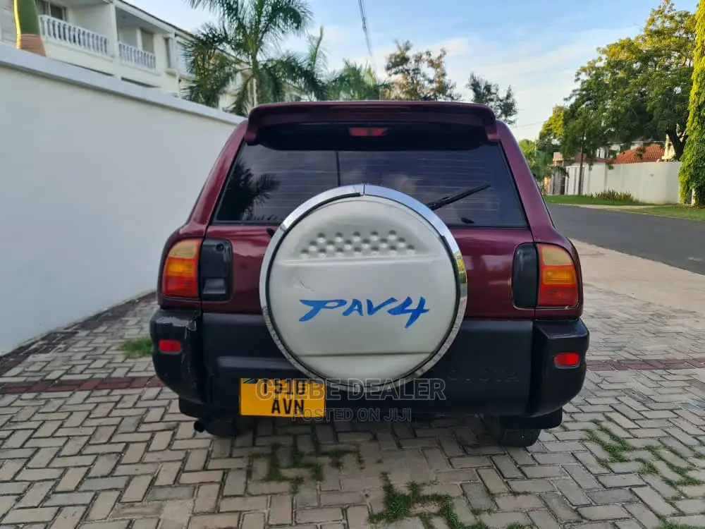 Toyota RAV4 Base 4x4 1999 Red