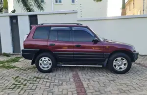 Toyota RAV4 Base 4x4 1999 Red