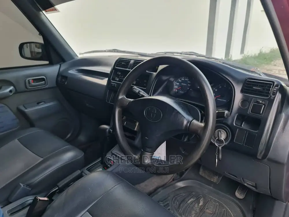 Toyota RAV4 Base 4x4 1999 Red