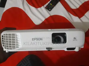 EPSON Projector Eb Xo5 Used