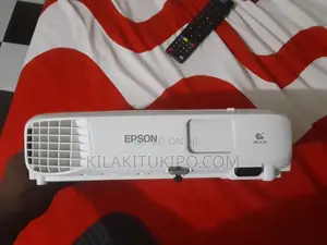 EPSON Projector Eb Xo5 Used