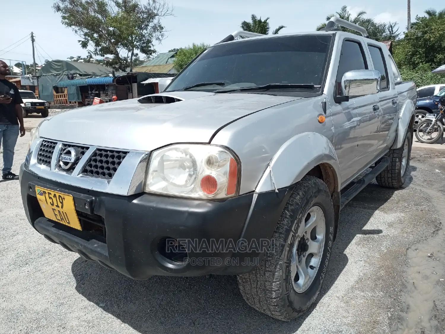 Nissan Hardbody 2004 Silver