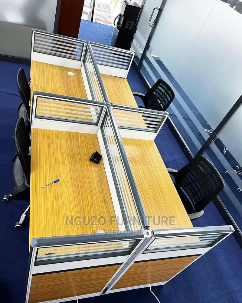 Woking Station Table
