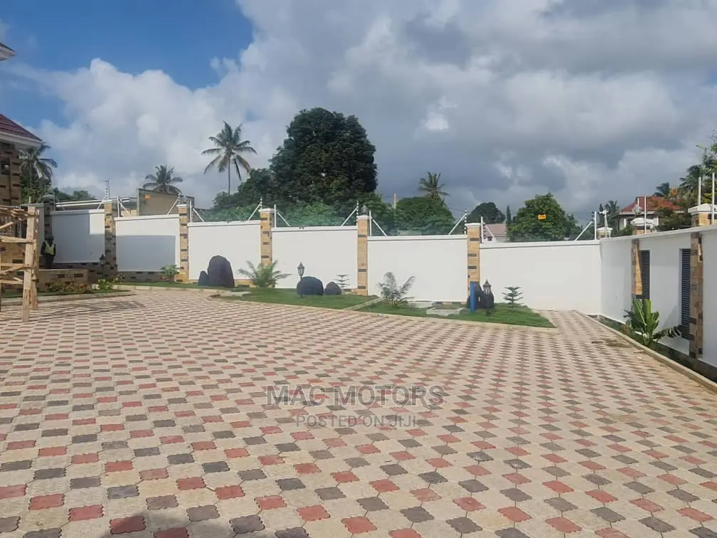 5bdrm Bungalow in My Real Estate, Kinondoni for sale