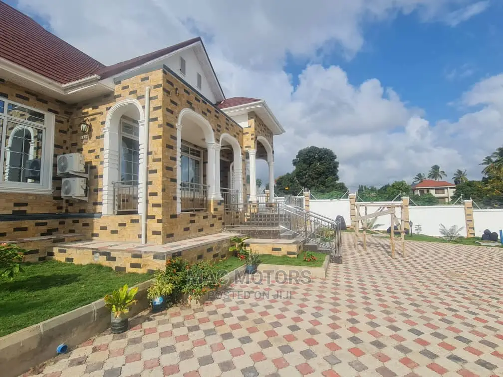 5bdrm Bungalow in My Real Estate, Kinondoni for sale