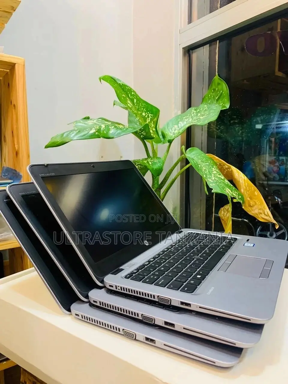 New Laptop HP EliteBook 820 G3 8GB Intel Core I5 HDD+SSD 500GB
