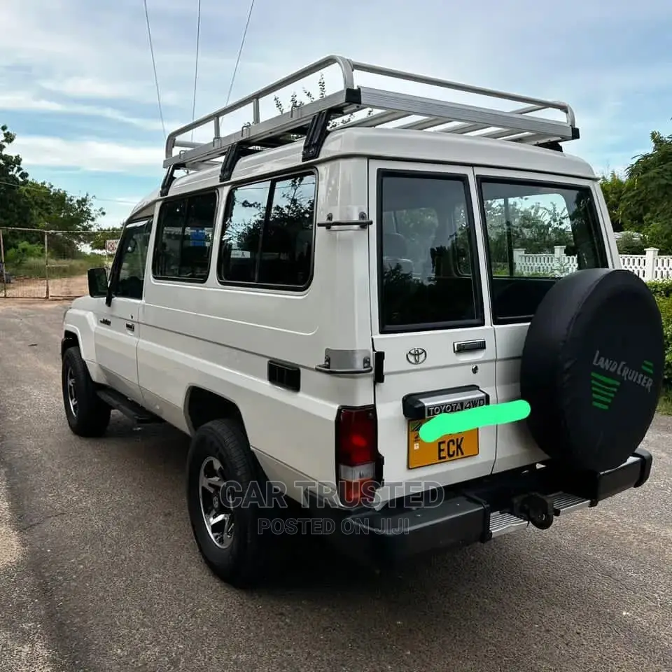 Toyota Land Cruiser 4.6 V8 ZX 2020 White