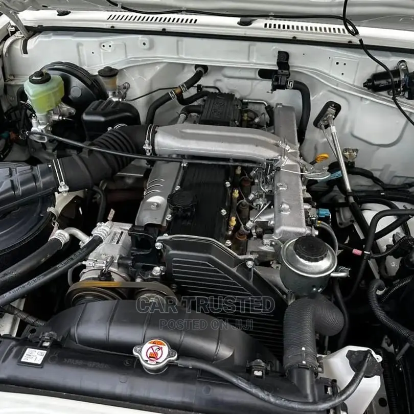 Toyota Land Cruiser 4.6 V8 ZX 2020 White