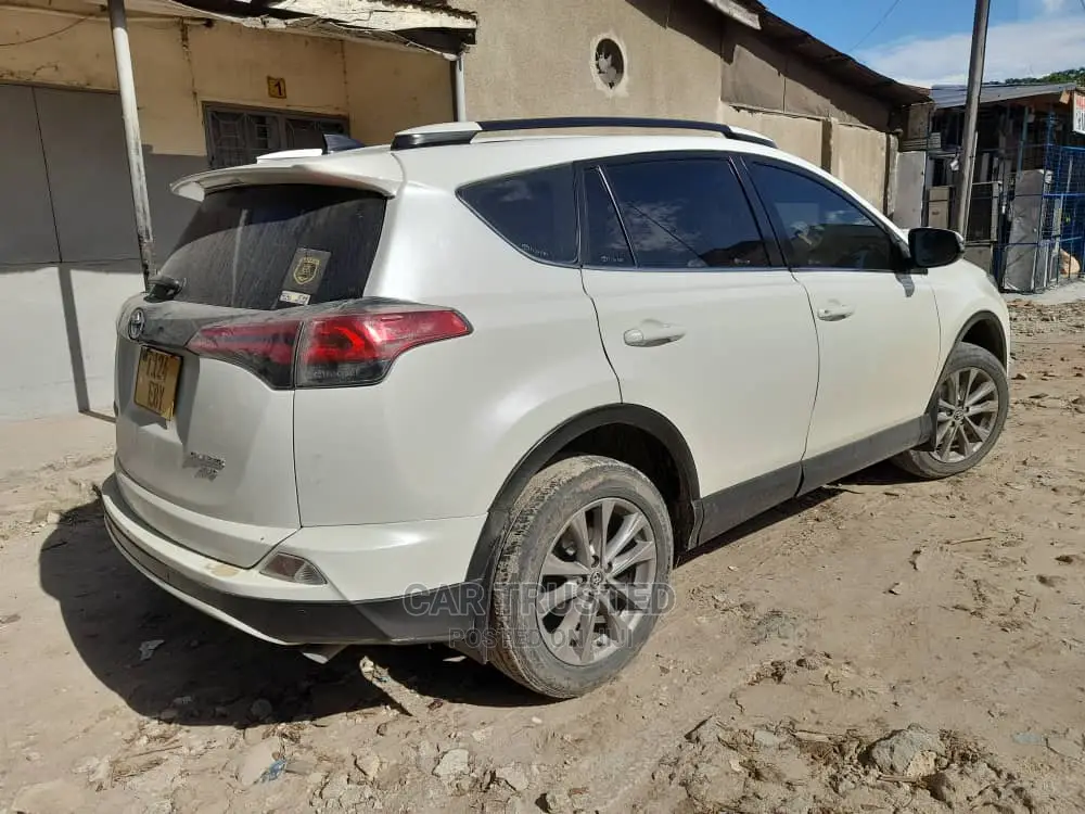 Toyota RAV4 2018 White