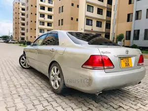 Toyota Crown Royale 2005 Silver