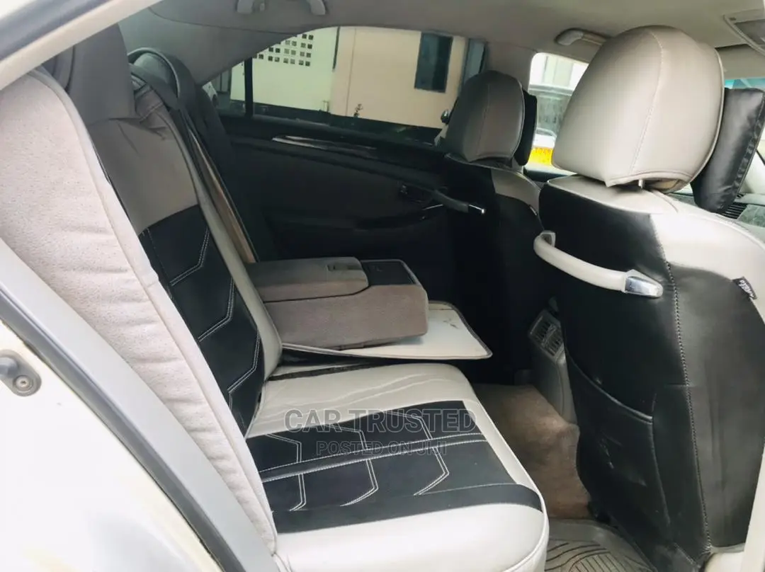 Toyota Crown Royale 2005 Silver
