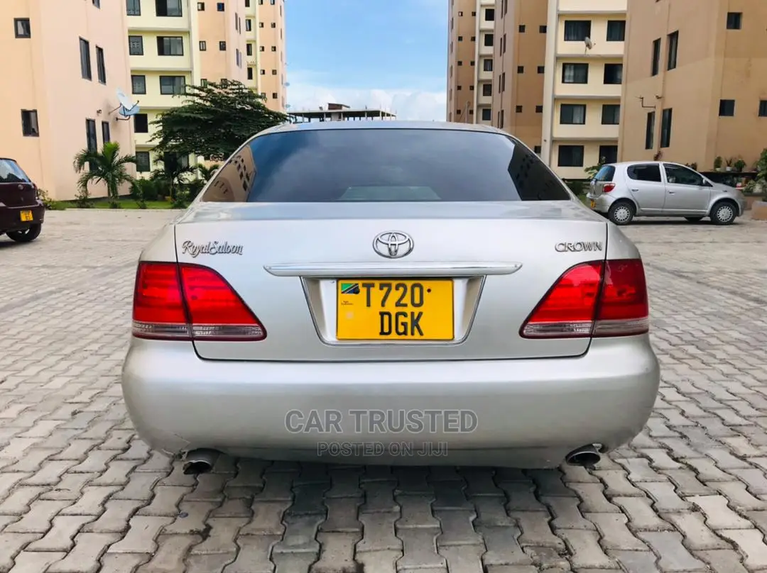 Toyota Crown Royale 2005 Silver