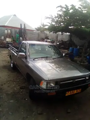 Toyota Hilux 2002 Black