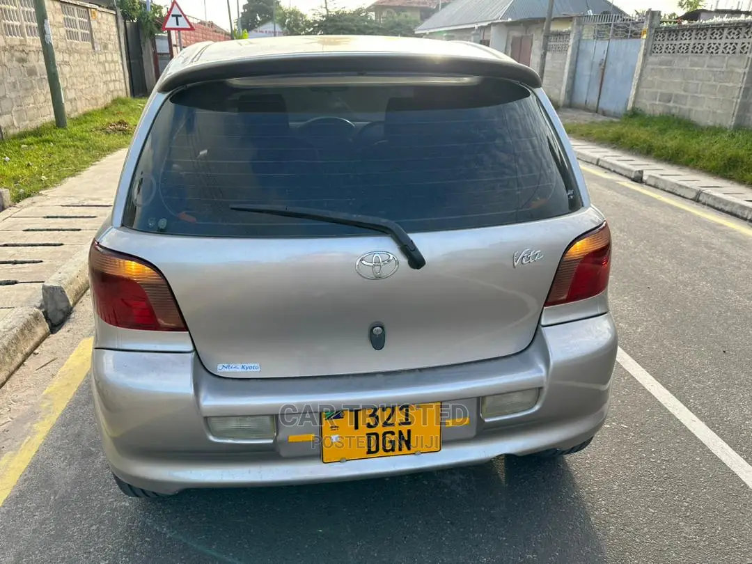 Toyota Vitz 1.3 AWD 3dr 2002 Silver