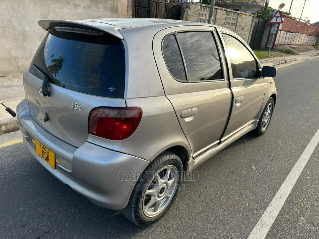 Toyota Vitz 1.3 AWD 3dr 2002 Silver