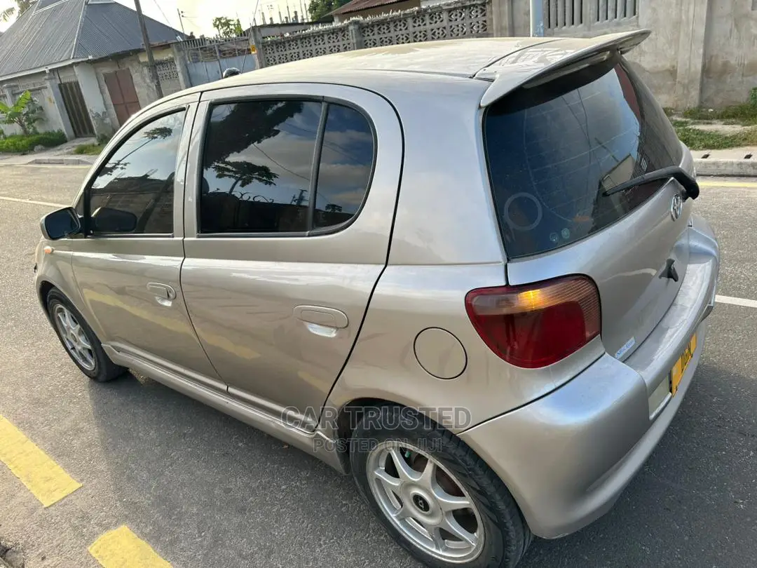 Toyota Vitz 1.3 AWD 3dr 2002 Silver