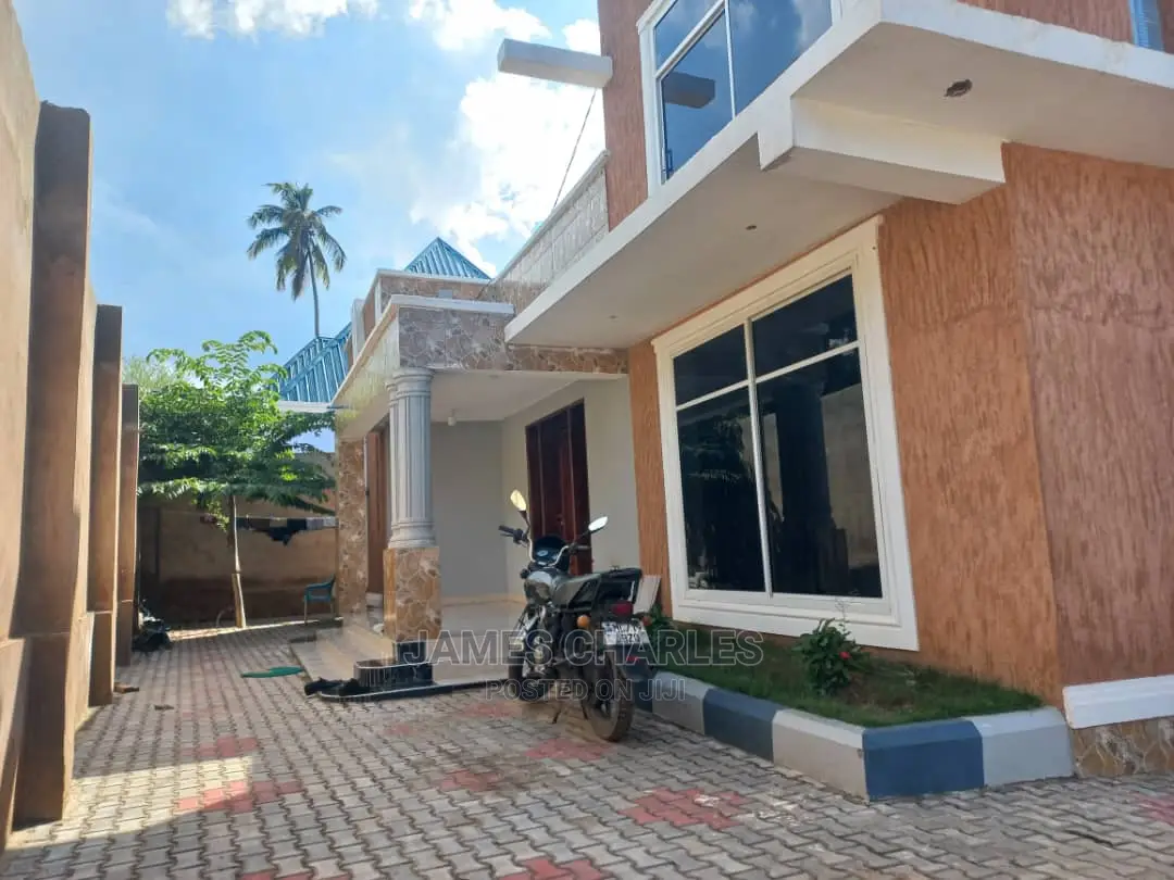 Furnished 4bdrm Mansion in Segerea for Sale