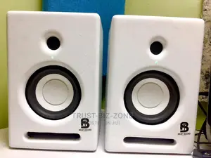 Studio Monitor