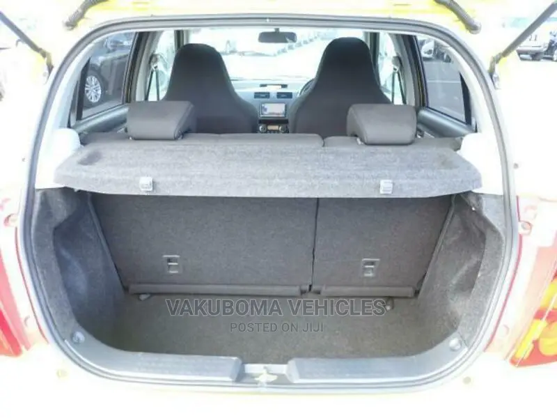 Suzuki Swift 2006 Yellow