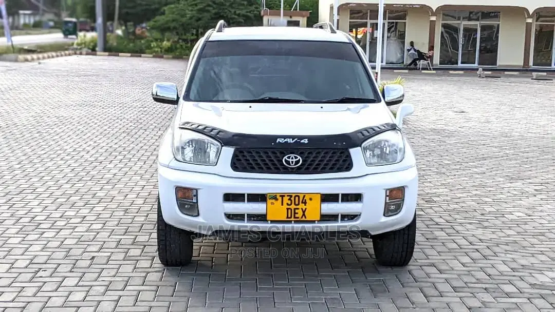 Toyota RAV4 Automatic 2003 White