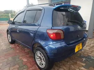 Toyota Vitz 2004 Blue