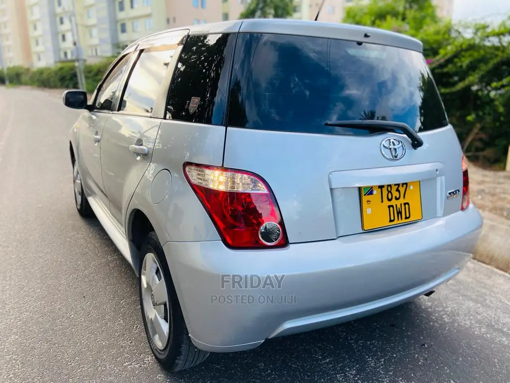 Toyota IST 2005 Silver