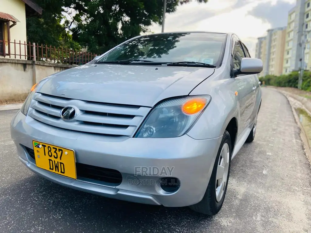 Toyota IST 2005 Silver