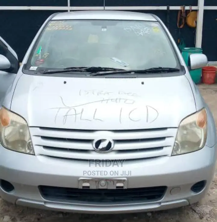 Toyota IST 2005 Silver
