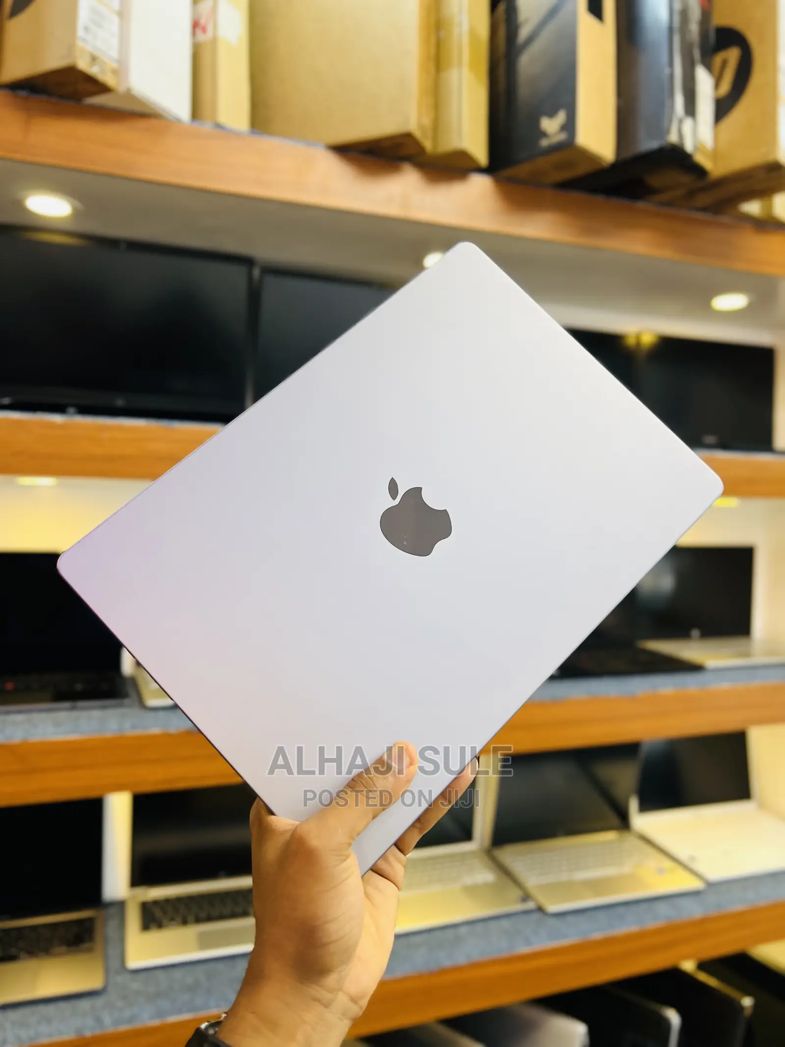 Laptop Apple MacBook Pro 2021 M1 16GB Apple M1 Pro SSD 512GB