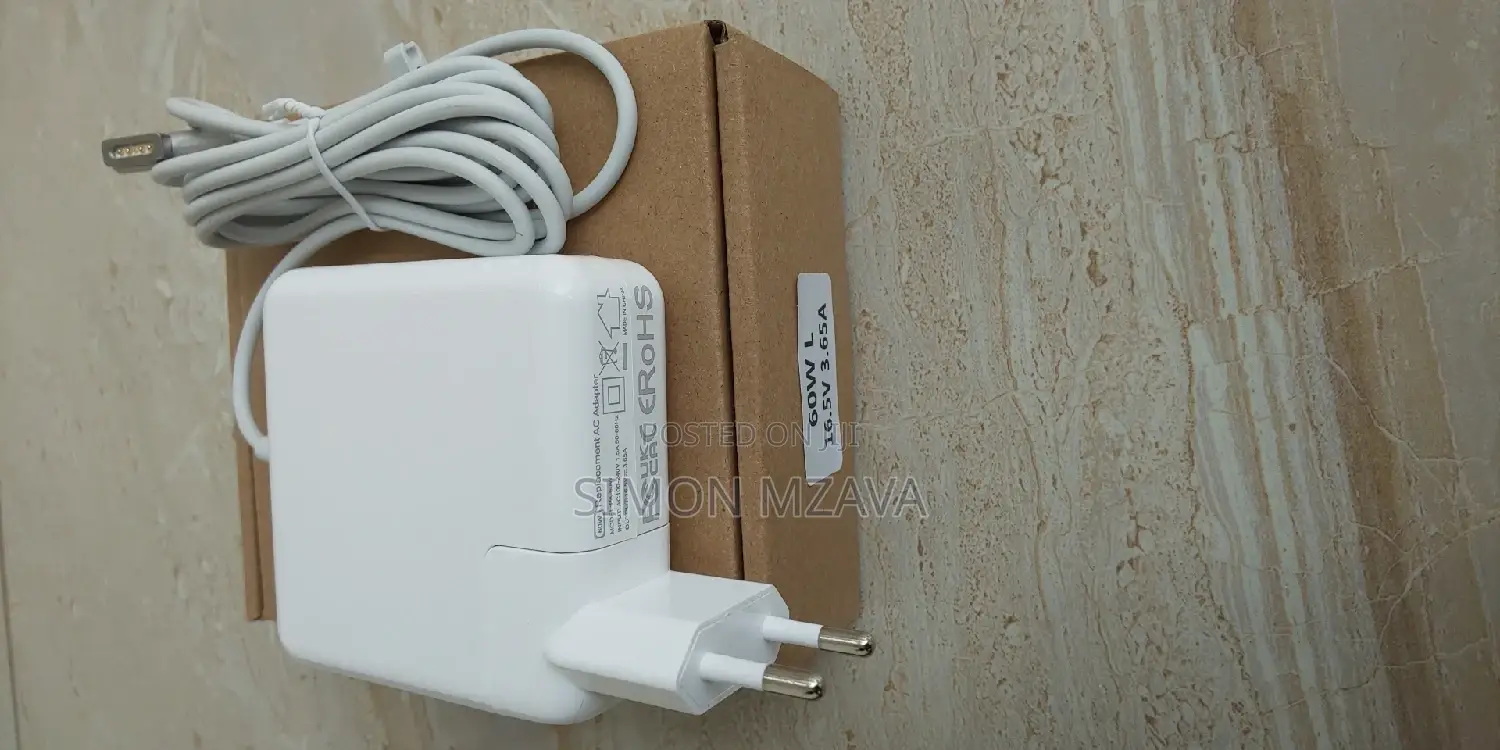 Brand New New, Apple Macbooks Adapter Available