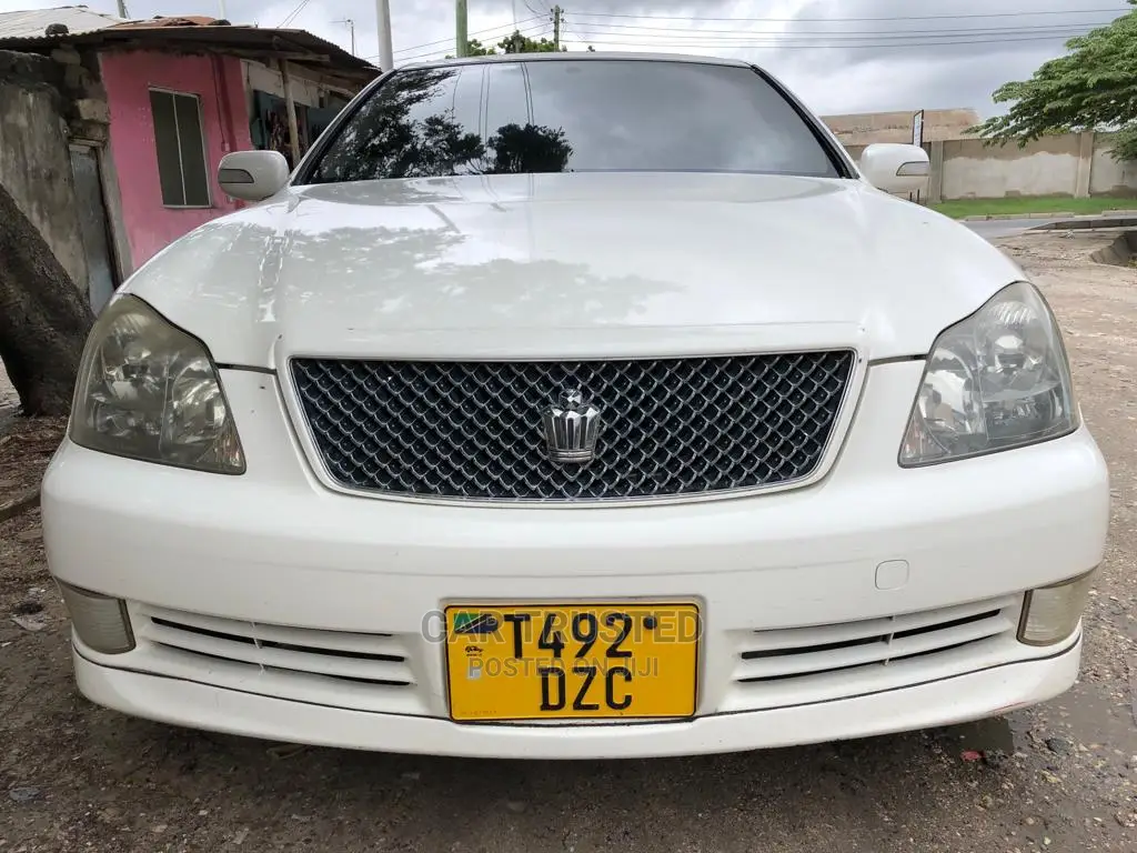 Toyota Crown Royale 2005 White