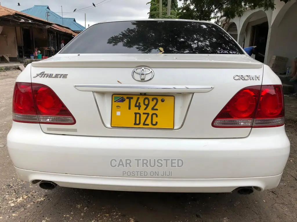 Toyota Crown Royale 2005 White