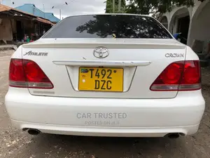 Toyota Crown Royale 2005 White
