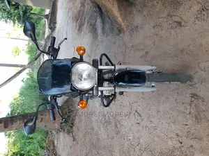 Bajaj Boxer 2022 Brown