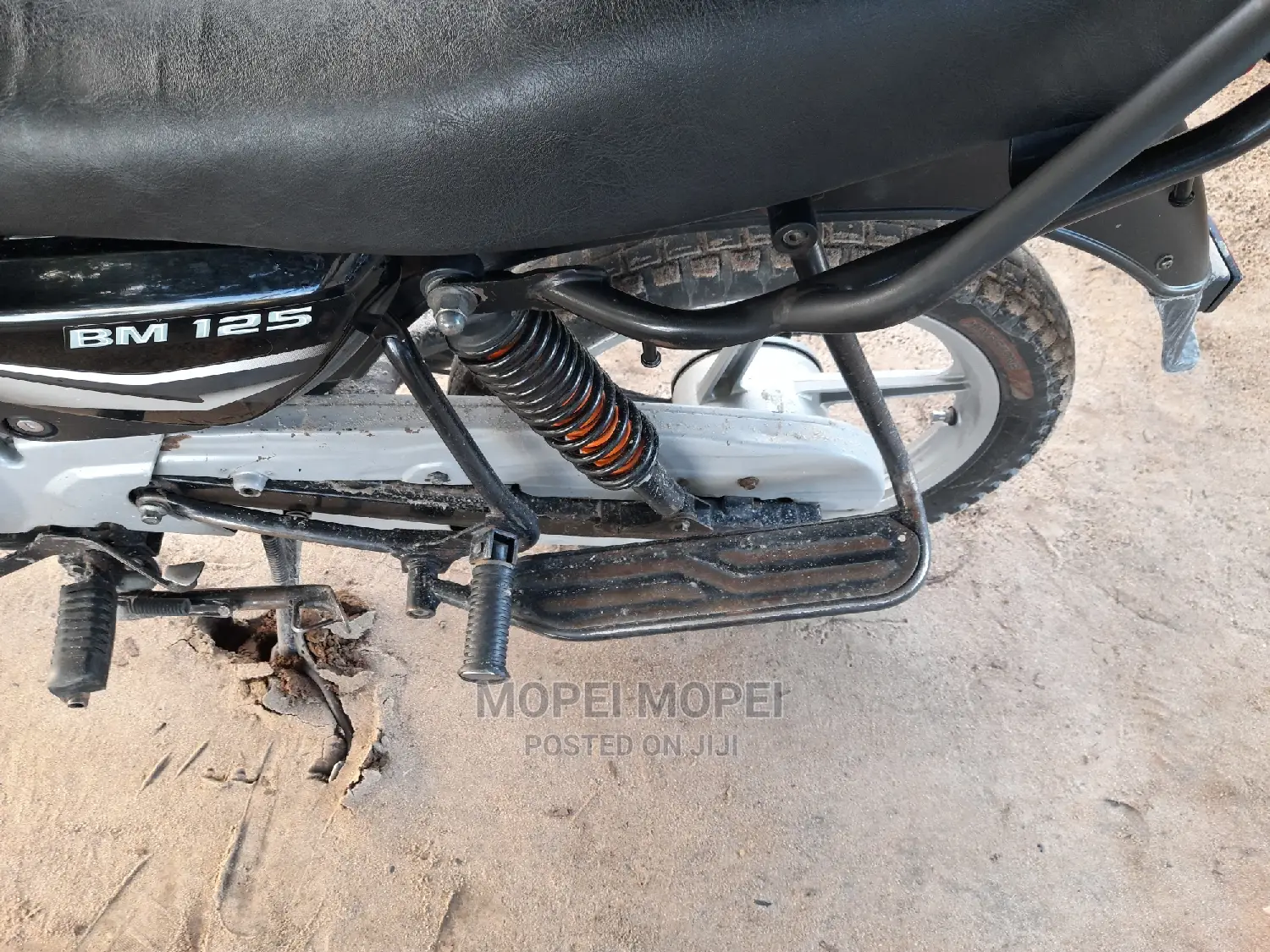 Bajaj Boxer 2022 Brown